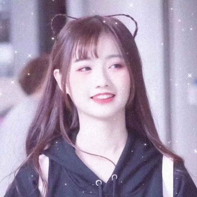 顶流女星旧照被扒，服务器被挤瘫痪，三天三夜持续发酵